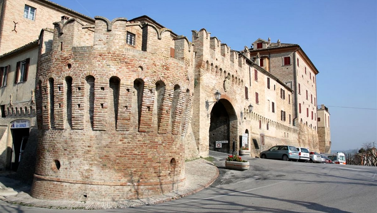 Le mura di Corinaldo, tra le più lunghe e meglio conservate delle Marche