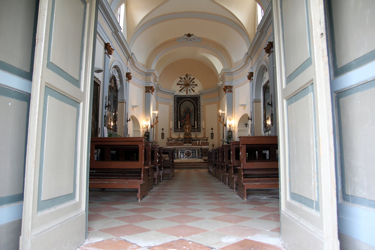 Interno della Chiesa di Montesecco