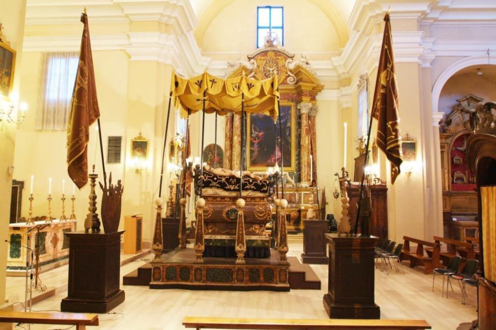 Altare marmoreo